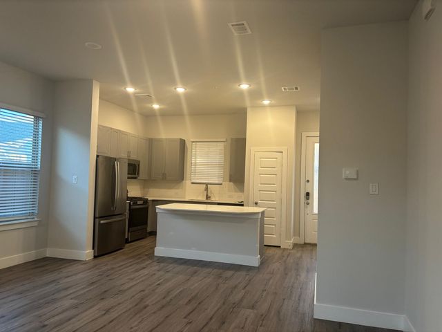 825 W Mayfield Road 224, Arlington, TX 76015