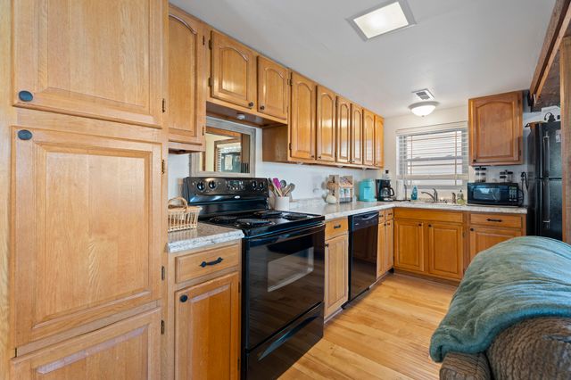 24721 S 613 Road, Grove, OK 74344