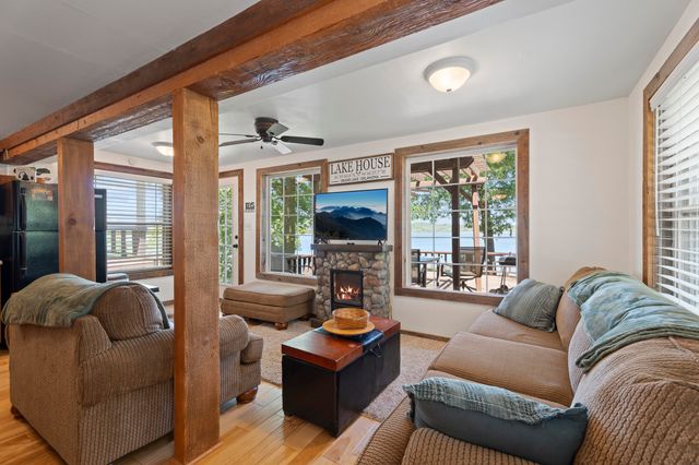 24721 S 613 Road, Grove, OK 74344