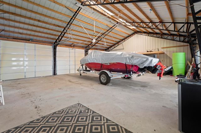 24721 S 613 Road, Grove, OK 74344