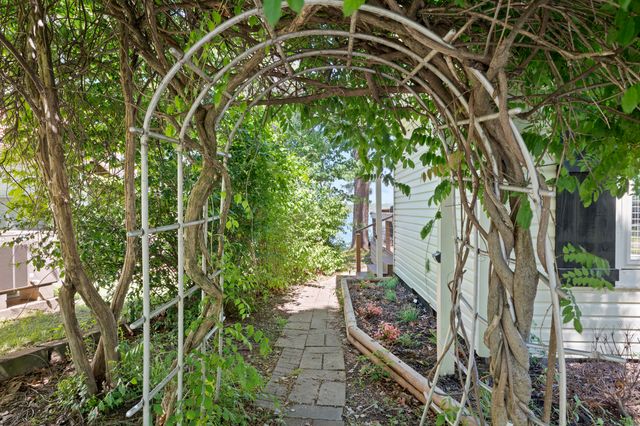 24721 S 613 Road, Grove, OK 74344