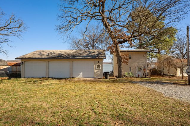 24721 S 613 Road, Grove, OK 74344