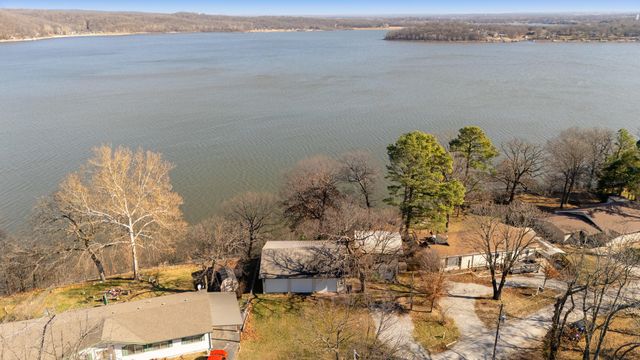 24721 S 613 Road, Grove, OK 74344