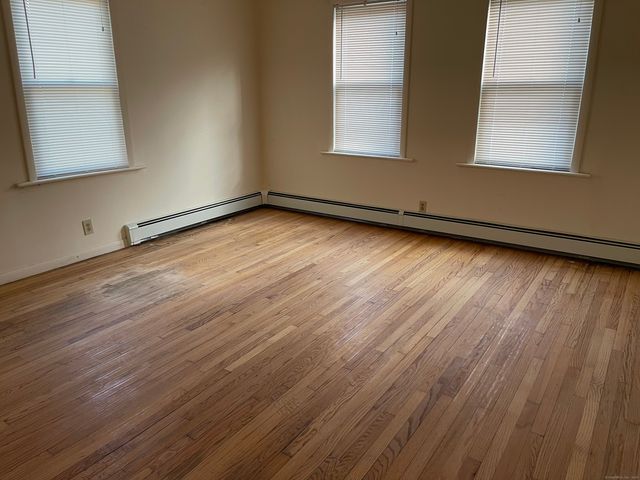 25 Pleasant Street, Ansonia, CT 06401