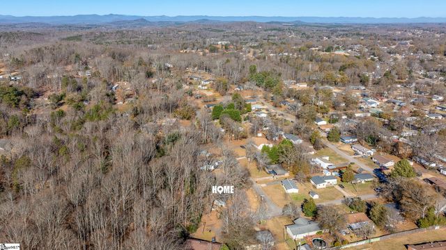 101 Nottingham Lane, Easley, SC 29640