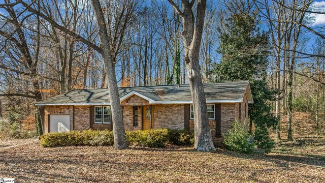 101 Nottingham Lane, Easley, SC 29640