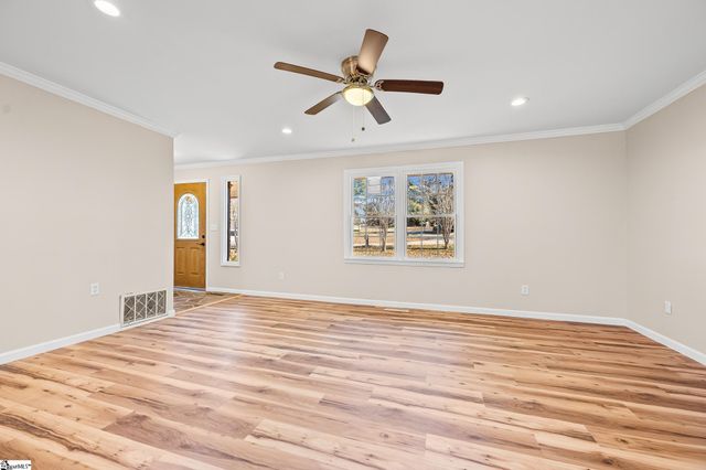 101 Nottingham Lane, Easley, SC 29640