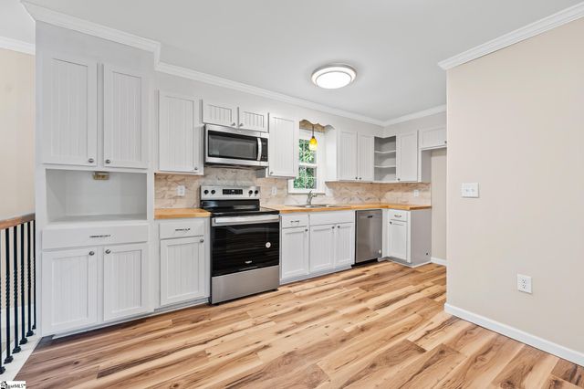 101 Nottingham Lane, Easley, SC 29640