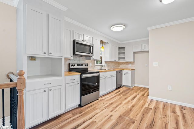 101 Nottingham Lane, Easley, SC 29640