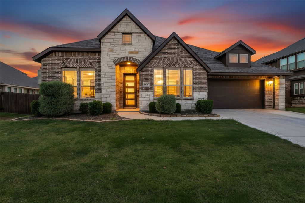 1007 Creekhaven Lane, Mansfield, TX 76063 — exterior