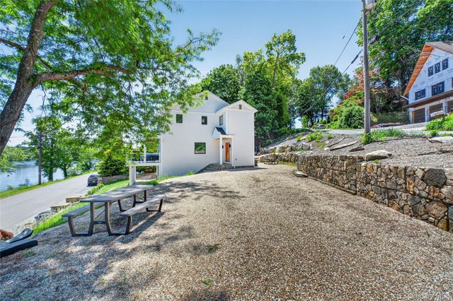 175 W Lakeshore Drive, Carmel, NY 10512