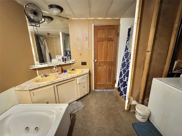 168 County Road 193, Gainesville, TX 76240
