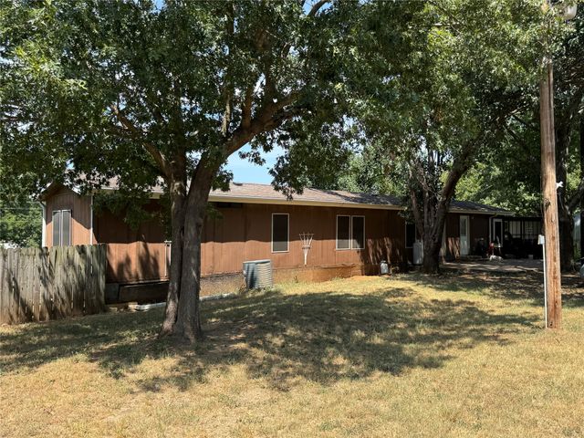 168 County Road 193, Gainesville, TX 76240