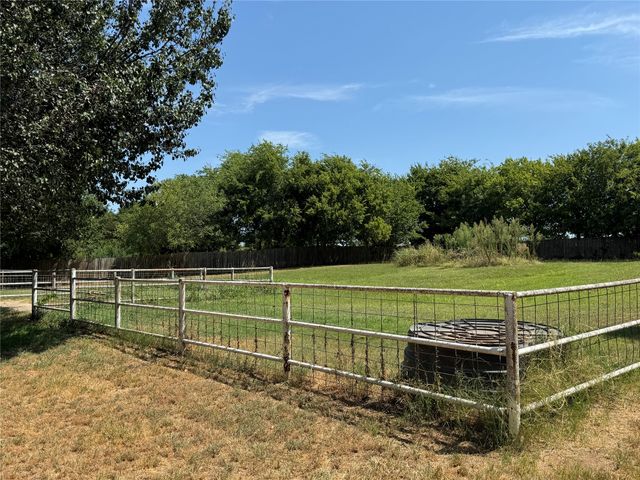 168 County Road 193, Gainesville, TX 76240