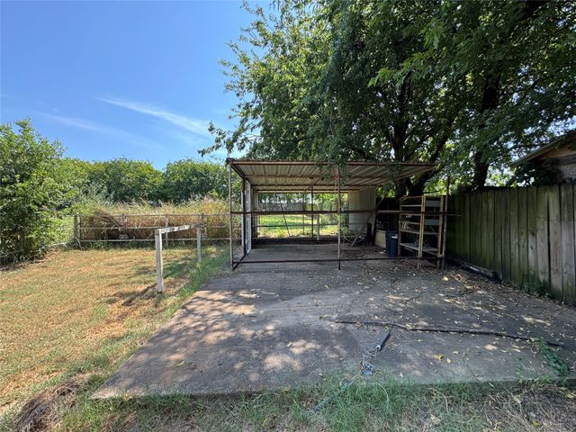 168 County Road 193, Gainesville, TX 76240
