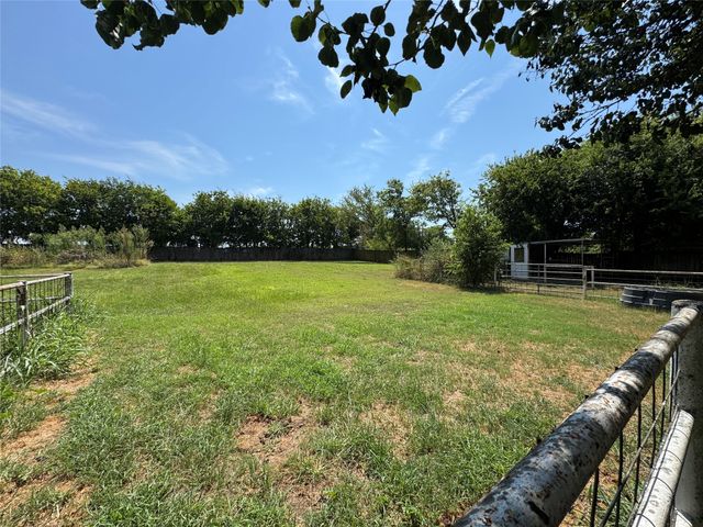 168 County Road 193, Gainesville, TX 76240