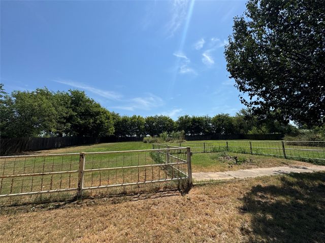168 County Road 193, Gainesville, TX 76240