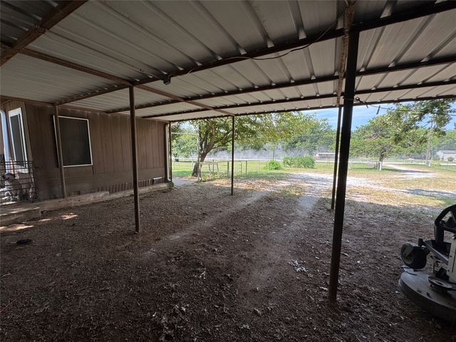 168 County Road 193, Gainesville, TX 76240