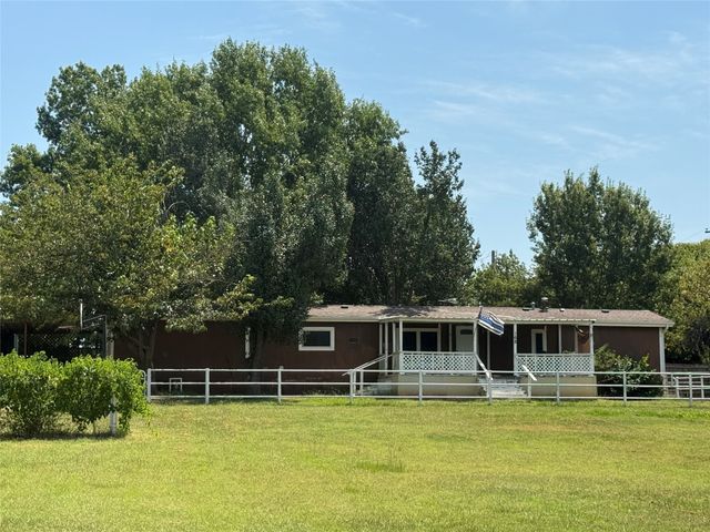 168 County Road 193, Gainesville, TX 76240