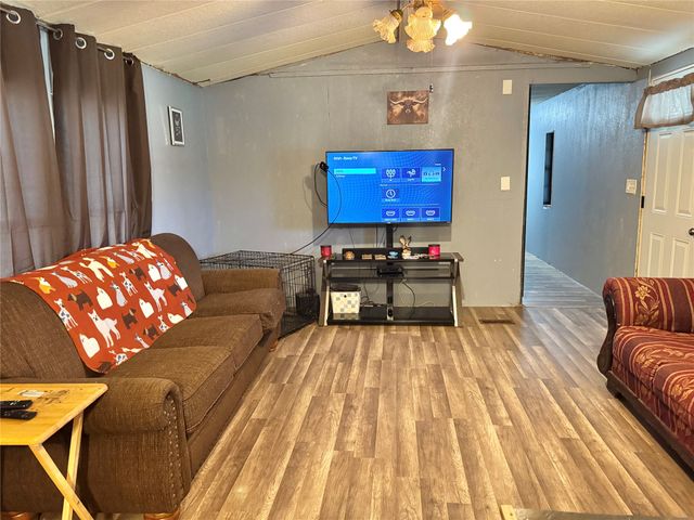 168 County Road 193, Gainesville, TX 76240