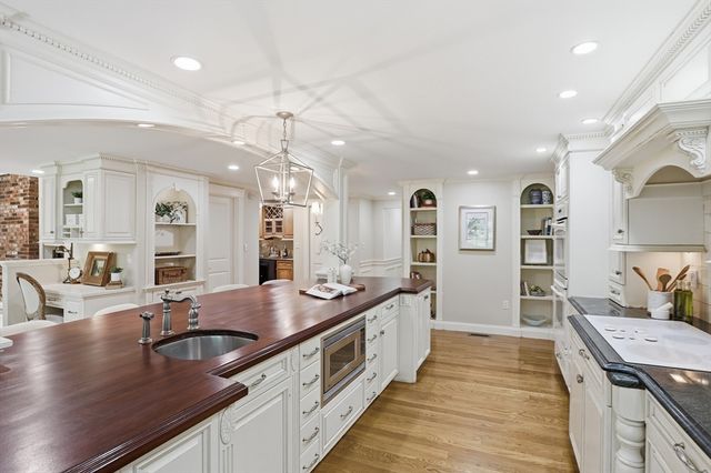 94 College Road, Concord, MA 01742