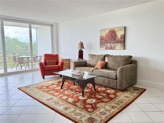 2671 S Course Drive 408, Pompano Beach, FL 33069