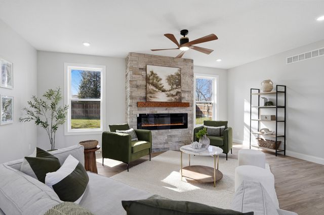 4403 GLEN EAGLE DR, Columbia, MO 65203