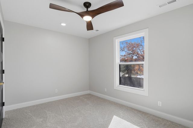 4403 GLEN EAGLE DR, Columbia, MO 65203