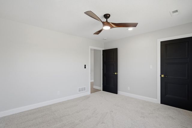 4403 GLEN EAGLE DR, Columbia, MO 65203