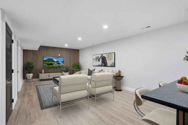 4403 GLEN EAGLE DR, Columbia, MO 65203