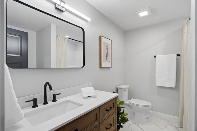 4403 GLEN EAGLE DR, Columbia, MO 65203