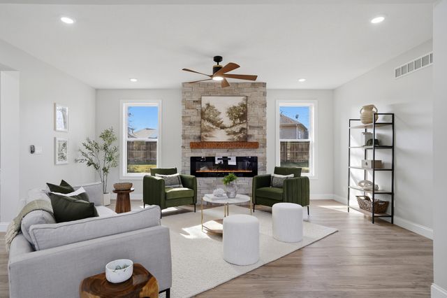 4403 GLEN EAGLE DR, Columbia, MO 65203