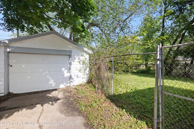 3812 Wainwright Avenue, Lansing, MI 48911