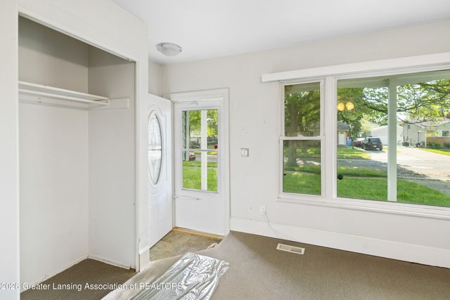 3812 Wainwright Avenue, Lansing, MI 48911