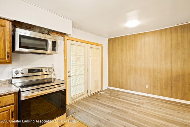 3812 Wainwright Avenue, Lansing, MI 48911