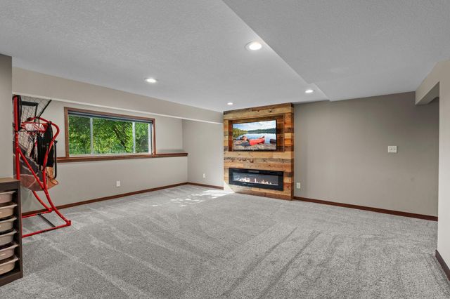 20470 Enfield Avenue N, Forest Lake, MN 55025