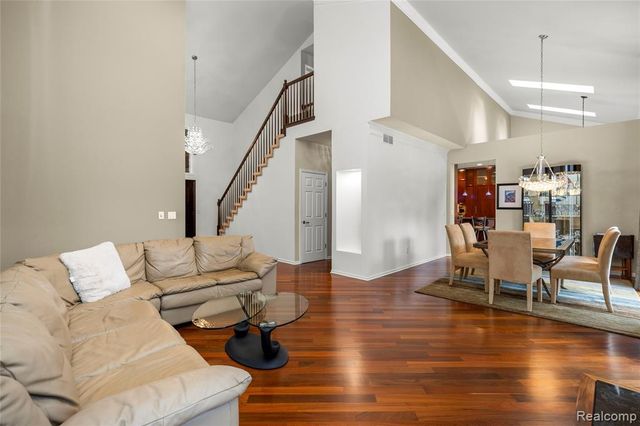 6567 Claremore Court, West Bloomfield, MI 48322