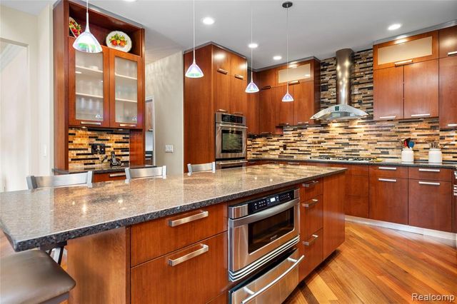6567 Claremore Court, West Bloomfield, MI 48322