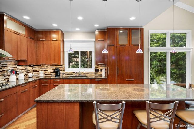 6567 Claremore Court, West Bloomfield, MI 48322