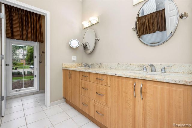 6567 Claremore Court, West Bloomfield, MI 48322