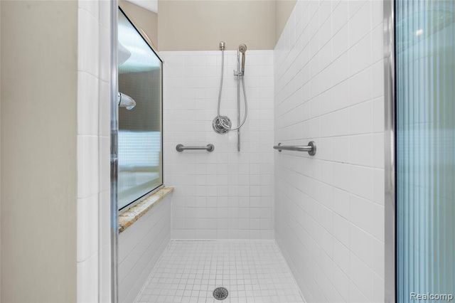 6567 Claremore Court, West Bloomfield, MI 48322