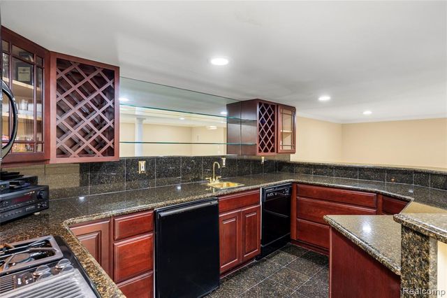 6567 Claremore Court, West Bloomfield, MI 48322