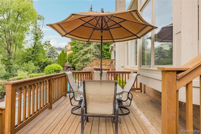 6567 Claremore Court, West Bloomfield, MI 48322
