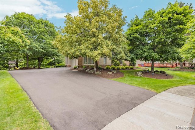 6567 Claremore Court, West Bloomfield, MI 48322