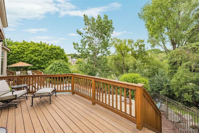 6567 Claremore Court, West Bloomfield, MI 48322