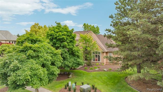6567 Claremore Court, West Bloomfield, MI 48322