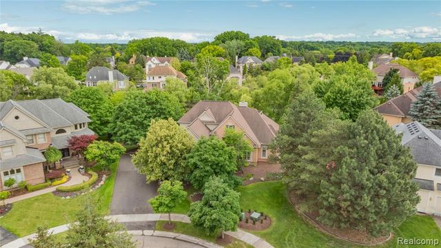 6567 Claremore Court, West Bloomfield, MI 48322