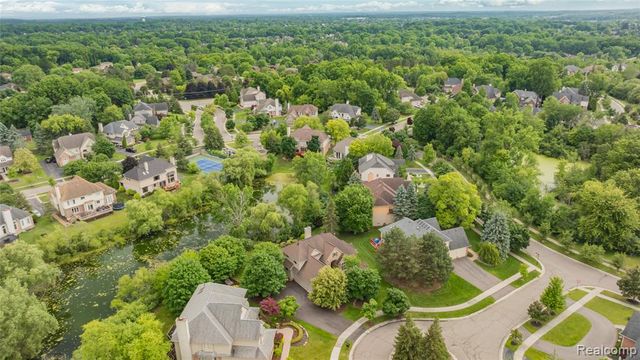 6567 Claremore Court, West Bloomfield, MI 48322