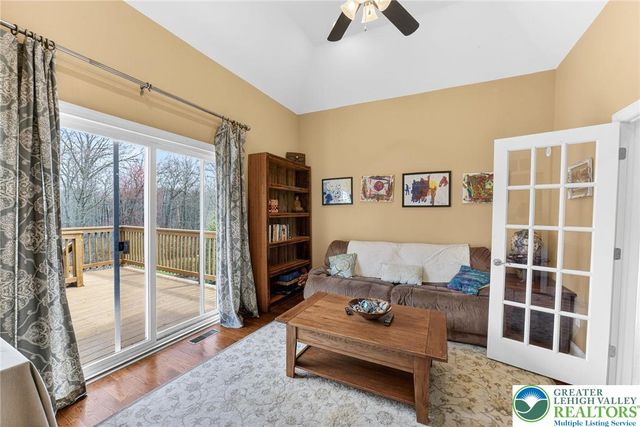 210 Sonny Drive, Bushkill Twp, PA 18091