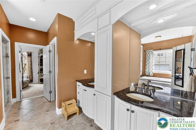 210 Sonny Drive, Bushkill Twp, PA 18091